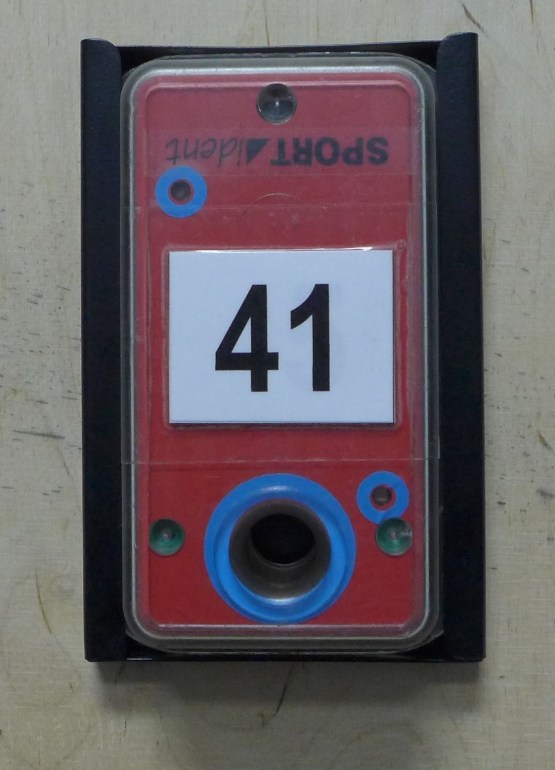 Станция SPORTIdent BSF7-D установленная в кронштейн